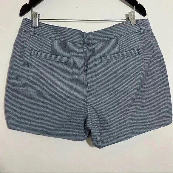 St John's Bay Women's Stripped Shorts Size 14 - Picture 2 of 4